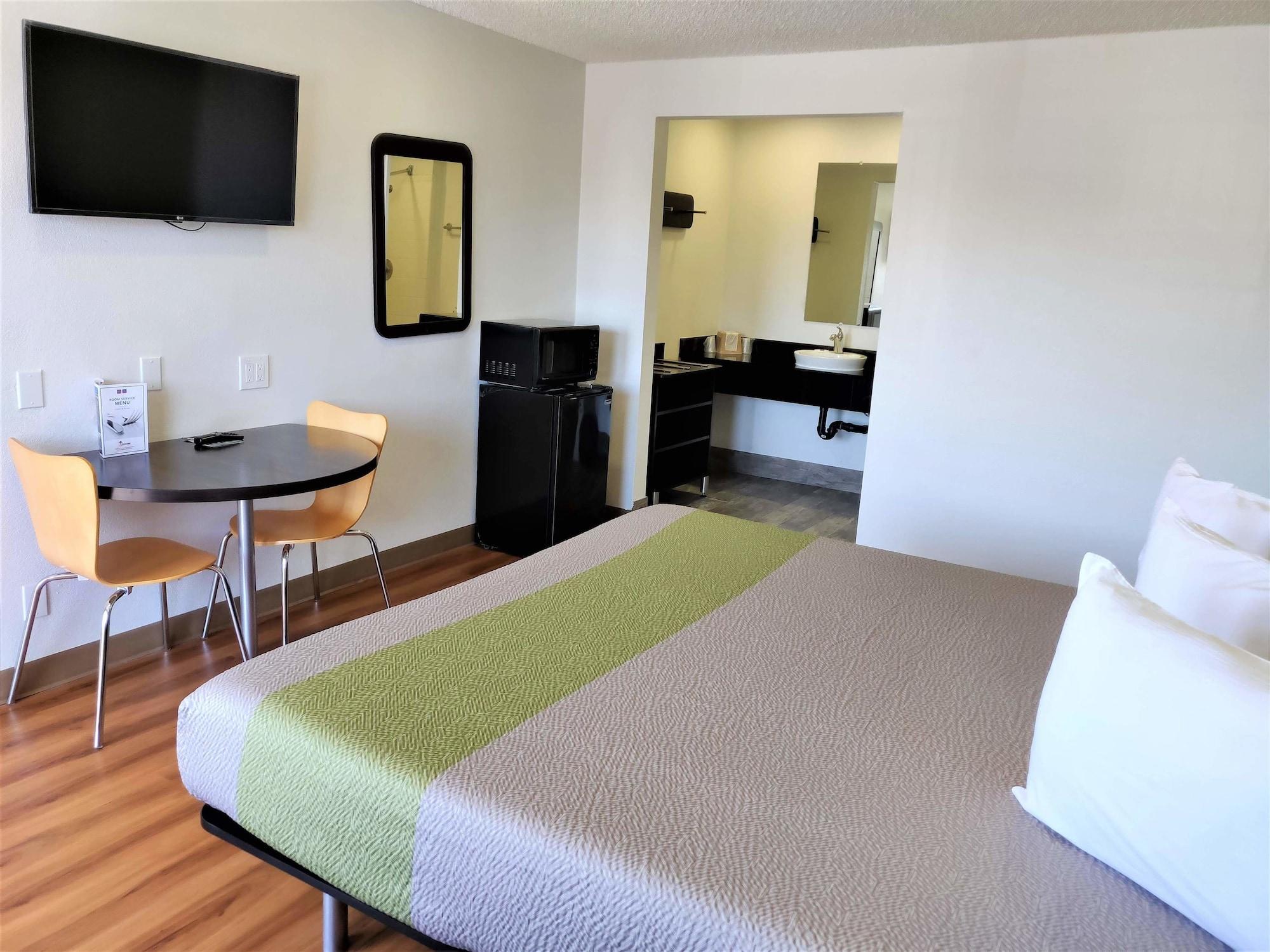 Motel 6-Fresno, Ca - Yosemite Hwy Екстер'єр фото