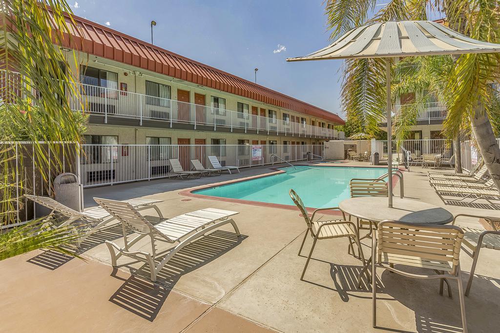 Motel 6-Fresno, Ca - Yosemite Hwy Екстер'єр фото