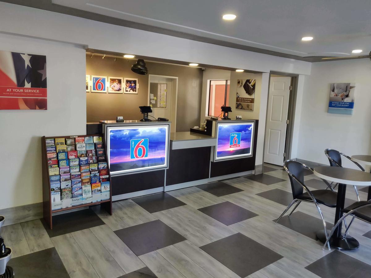 Motel 6-Fresno, Ca - Yosemite Hwy Екстер'єр фото