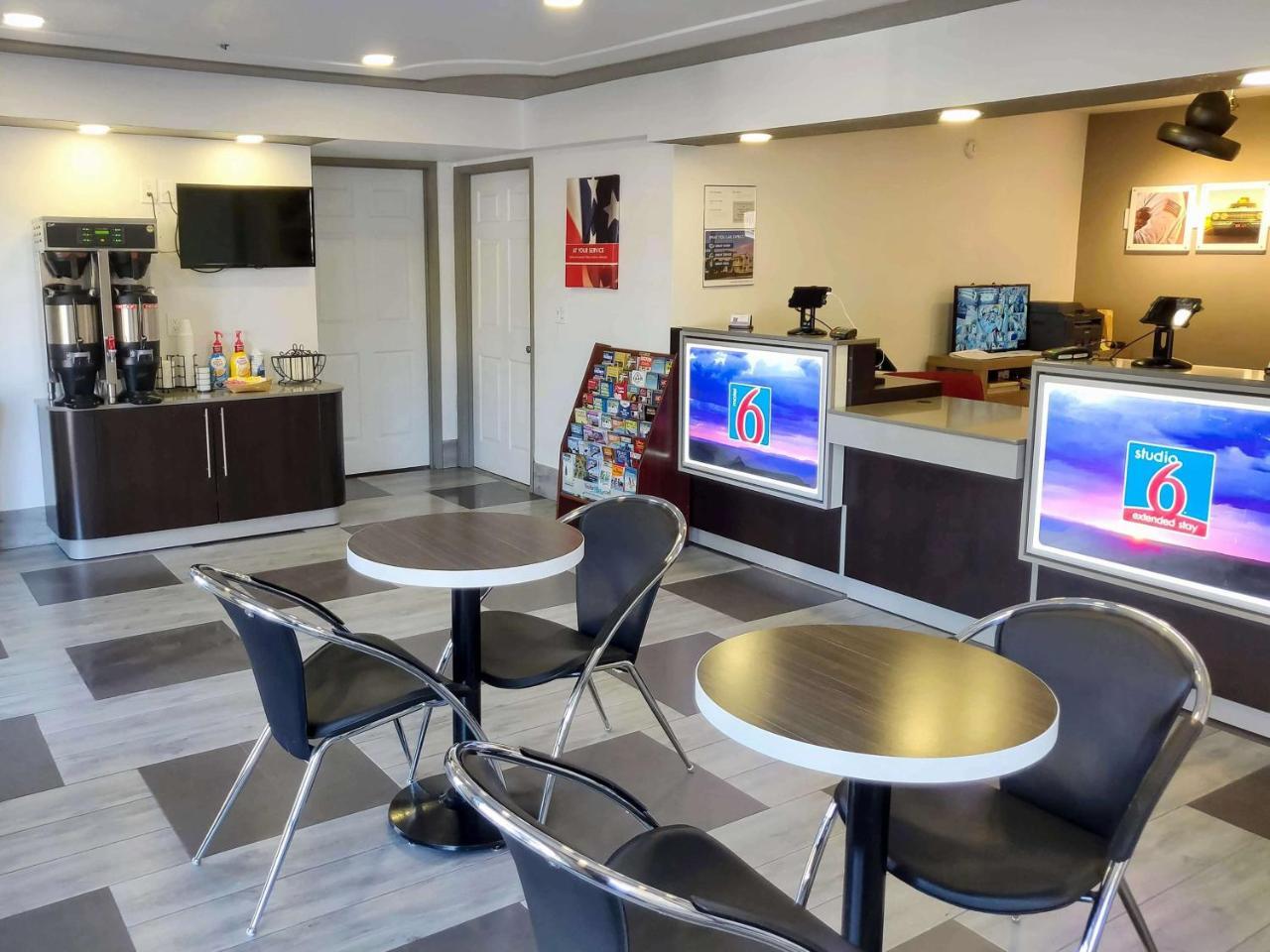 Motel 6-Fresno, Ca - Yosemite Hwy Екстер'єр фото
