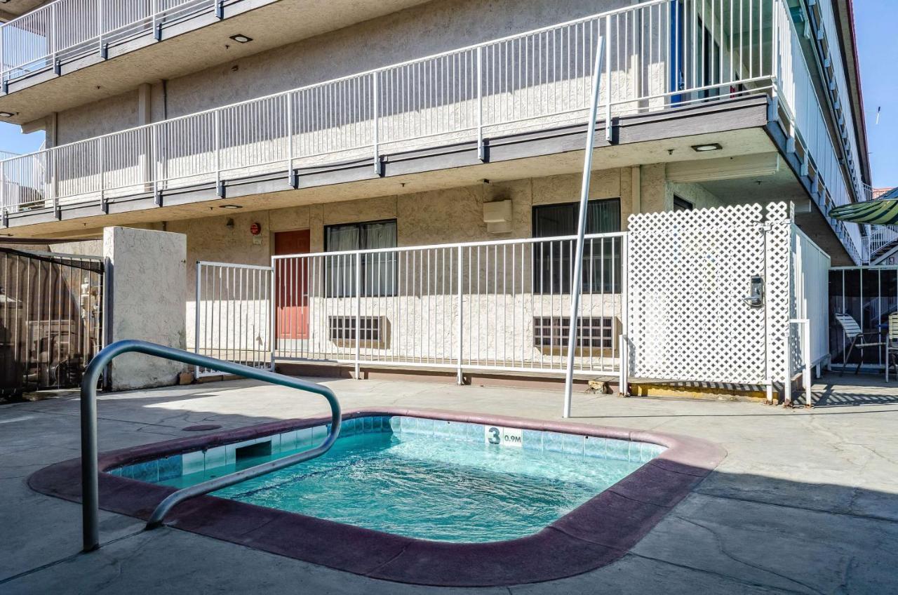 Motel 6-Fresno, Ca - Yosemite Hwy Екстер'єр фото